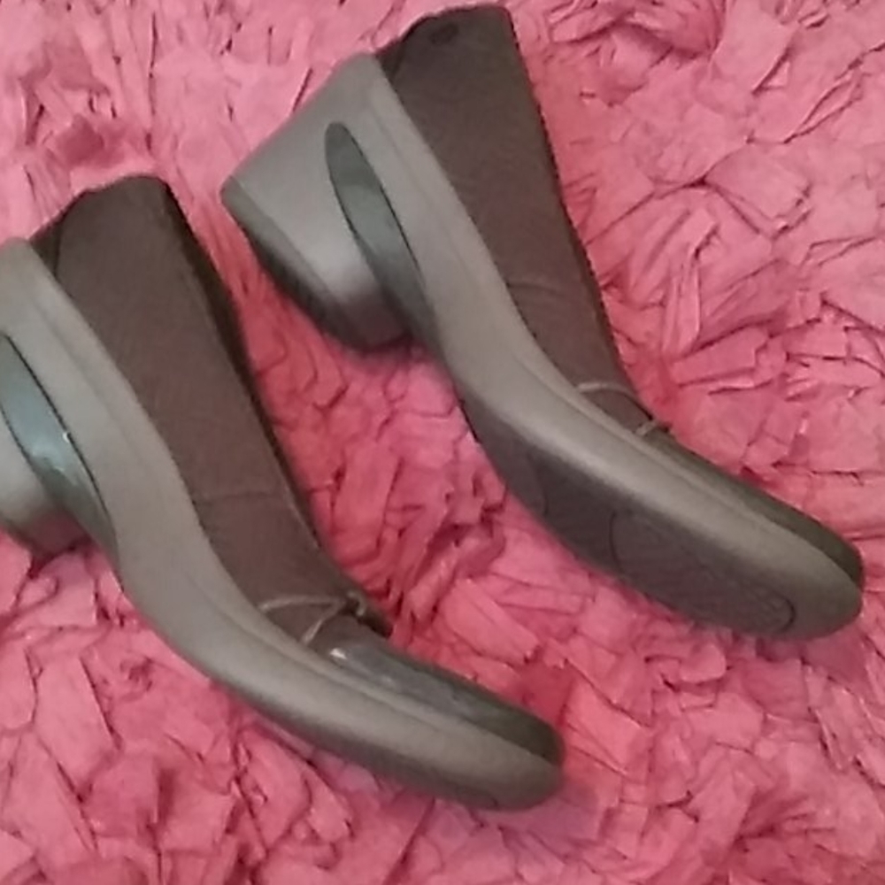 Shoes - Picture 2 of 3